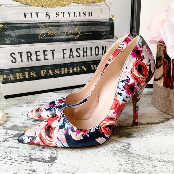 kate spade Shoes - Kate Spade floral watercolor heels sz 6B